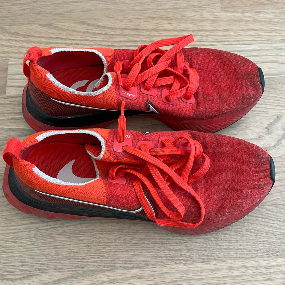 Nike flyknit react size 9